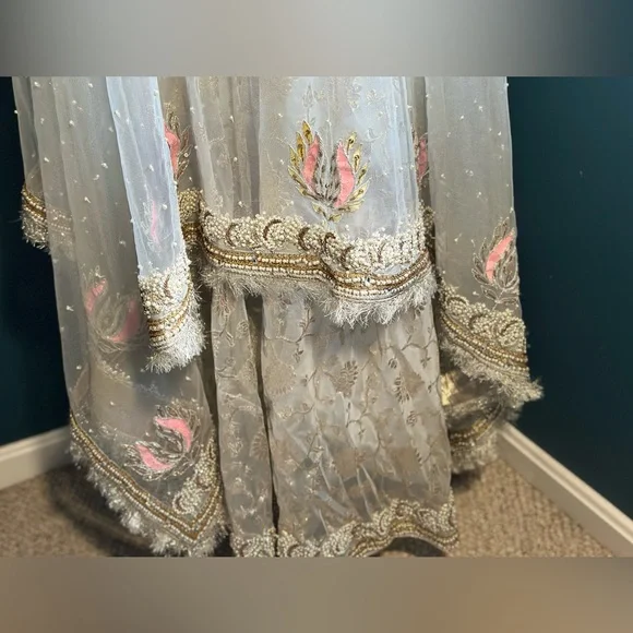 Pakistani Bridal gown - Picture 6 of 12